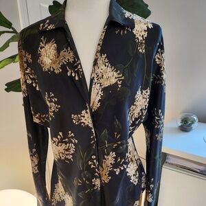 Elegant Vince Black Floral Silk Blouse